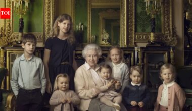 The Queen’s 90th birthday portrait with the youngest royals became a sweet family snapshot | World News