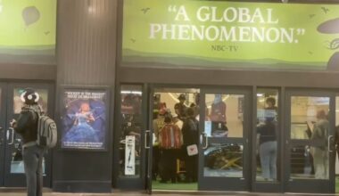 Escalator malfunction's at Broadway's Gershwin Theatre where 'Wicked' is performing; 9 people injured