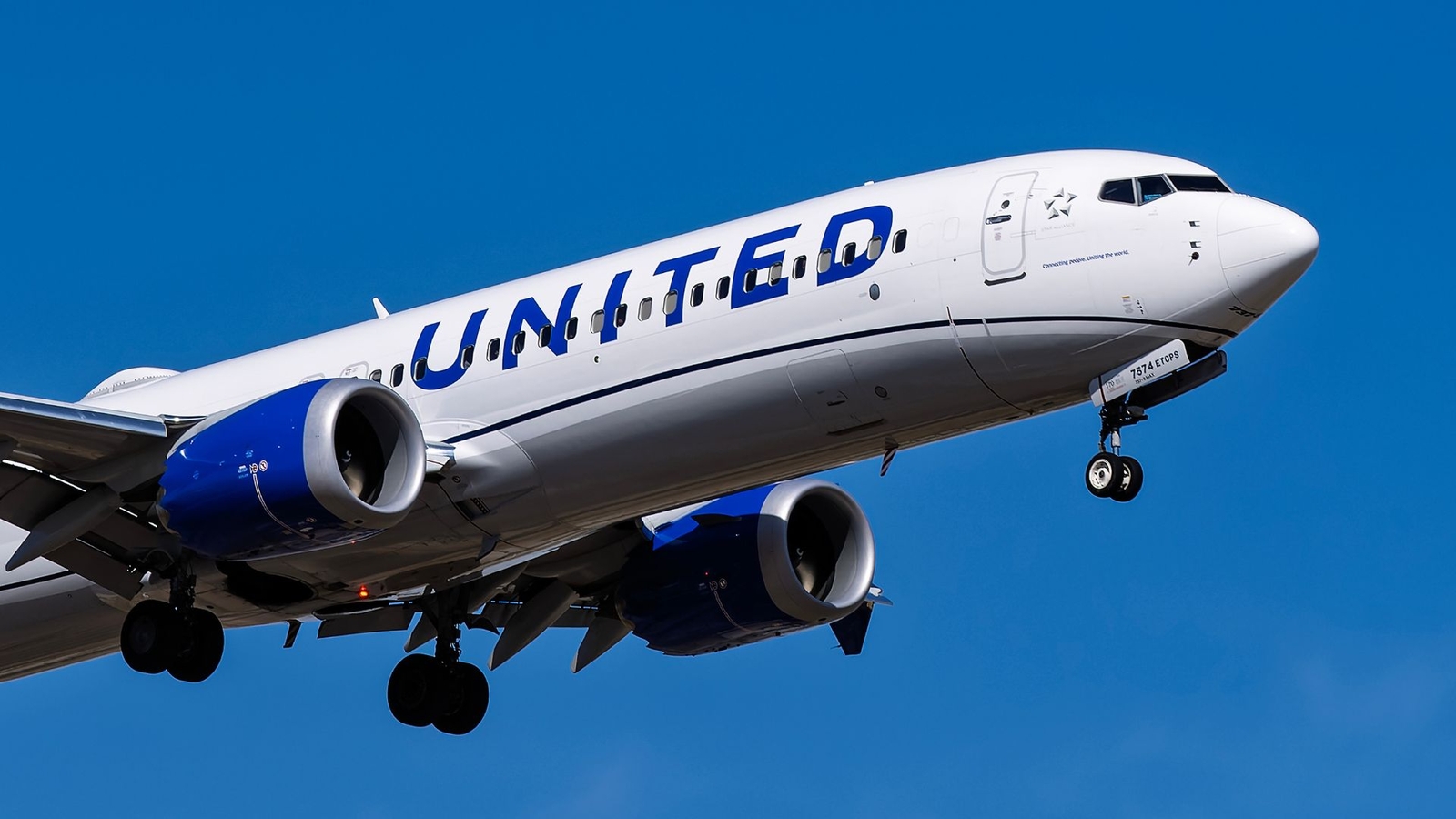 United flight from Newark to Guatemala forced to divert to Virginia due to unruly passenger