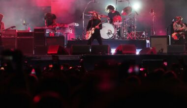 Foo Fighters bring their stadium show to a modest NYC venue. Inside the exclusive, surprise concert :: WRAL.com