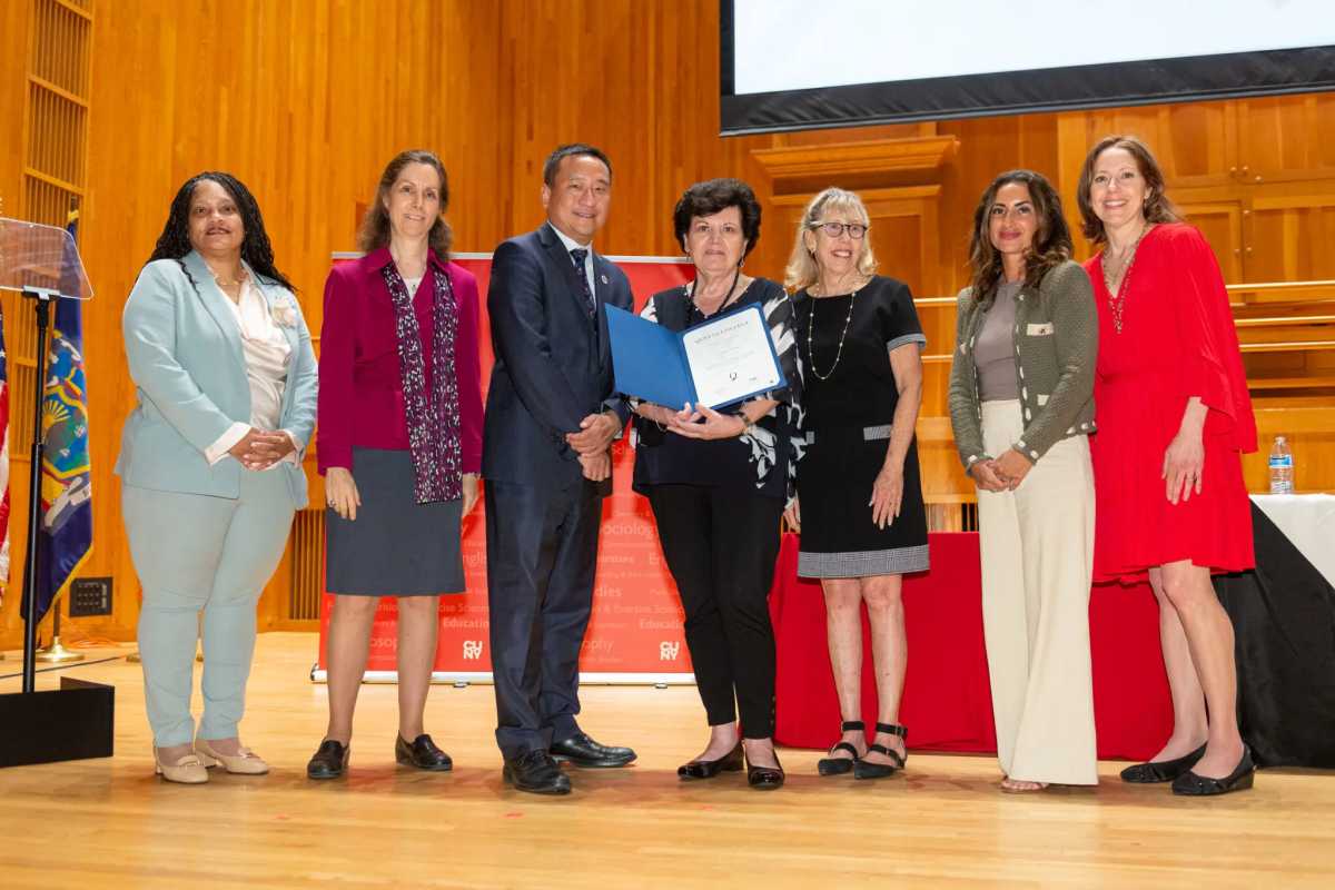 11 Queens College faculty and staff members honored at 2026 excellence awards ceremony – QNS
