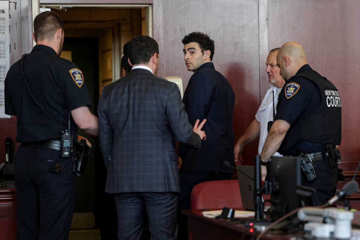 Luigi Mangione trial: Manhattan judge allows gun and notebook as evidence in state murder case of alleged Midtown assassin