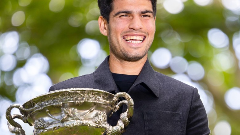 Alcaraz pulls out of Wimbledon and Queen’s owing to lingering wrist injury Alcaraz pulls out of Wimbledon and Queen’s owing to lingering wrist injury