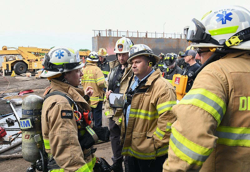 Firefighters respond to an explosion at a shipyard in Staten Island on Friday, May 22, 2026 in New York. (Staten Island Advance via AP)