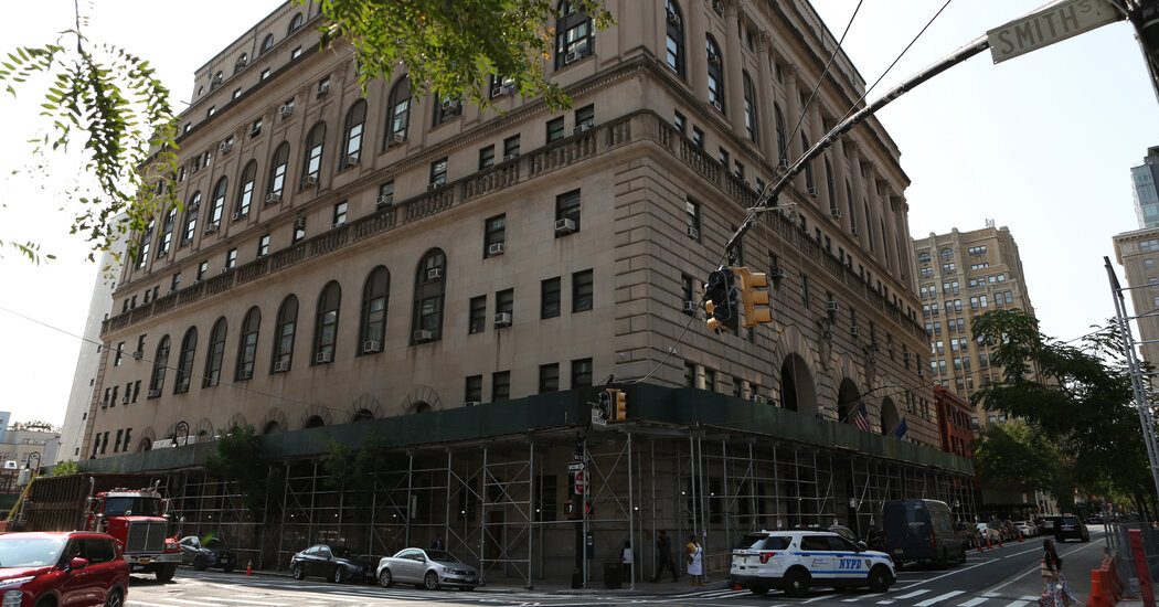 Woman Gives Birth in Brooklyn Courtroom