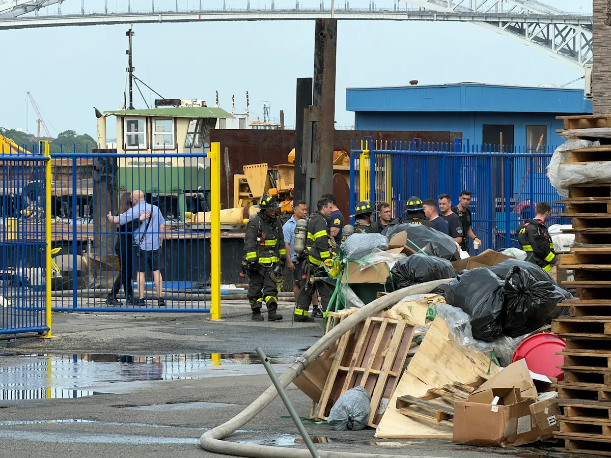 ks-NYC-STATEN-ISLAND-BLAST // Paint vapors determined as cause of fatal Staten Island shipyard explosion