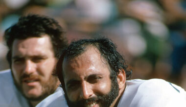 Manny Fernandez, Bulwark of Dolphins’ Defense, Dies at 79