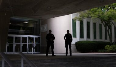 F.B.I. Arrests C.I.A. Official With $40 Million in Gold Bars in His Home