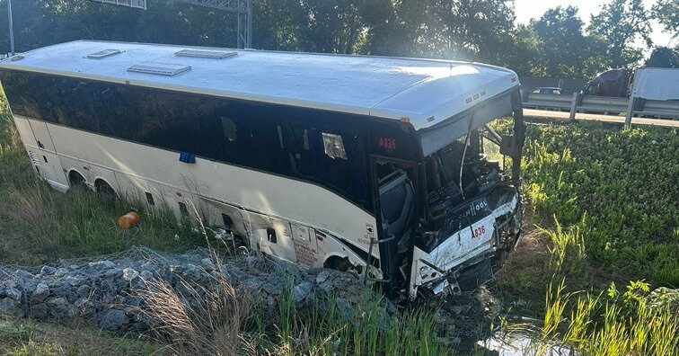 Bus Crash in Virginia Kills 5 and Injures More Than 40