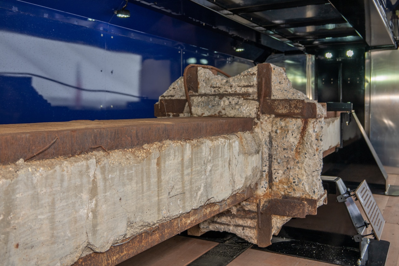 Ground zero steel beam makes first stop in Staten Island tour (200 photos)