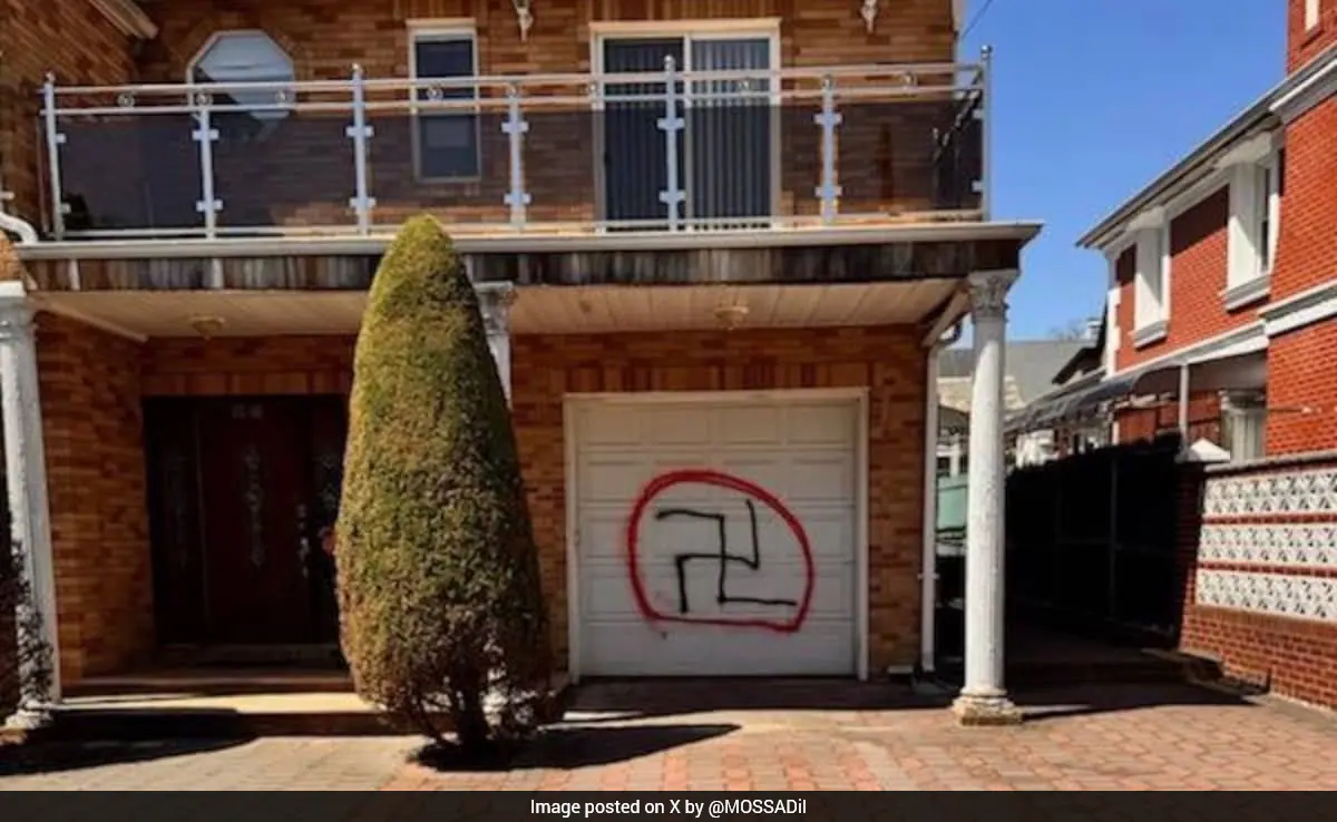Swastikas Spray Painted On New York's Jewish Homes, Synagogues: Police