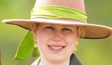 Lady Louise Windsor is the late Queen's double with expert carriage-driving skills at Royal Windsor Horse Show
