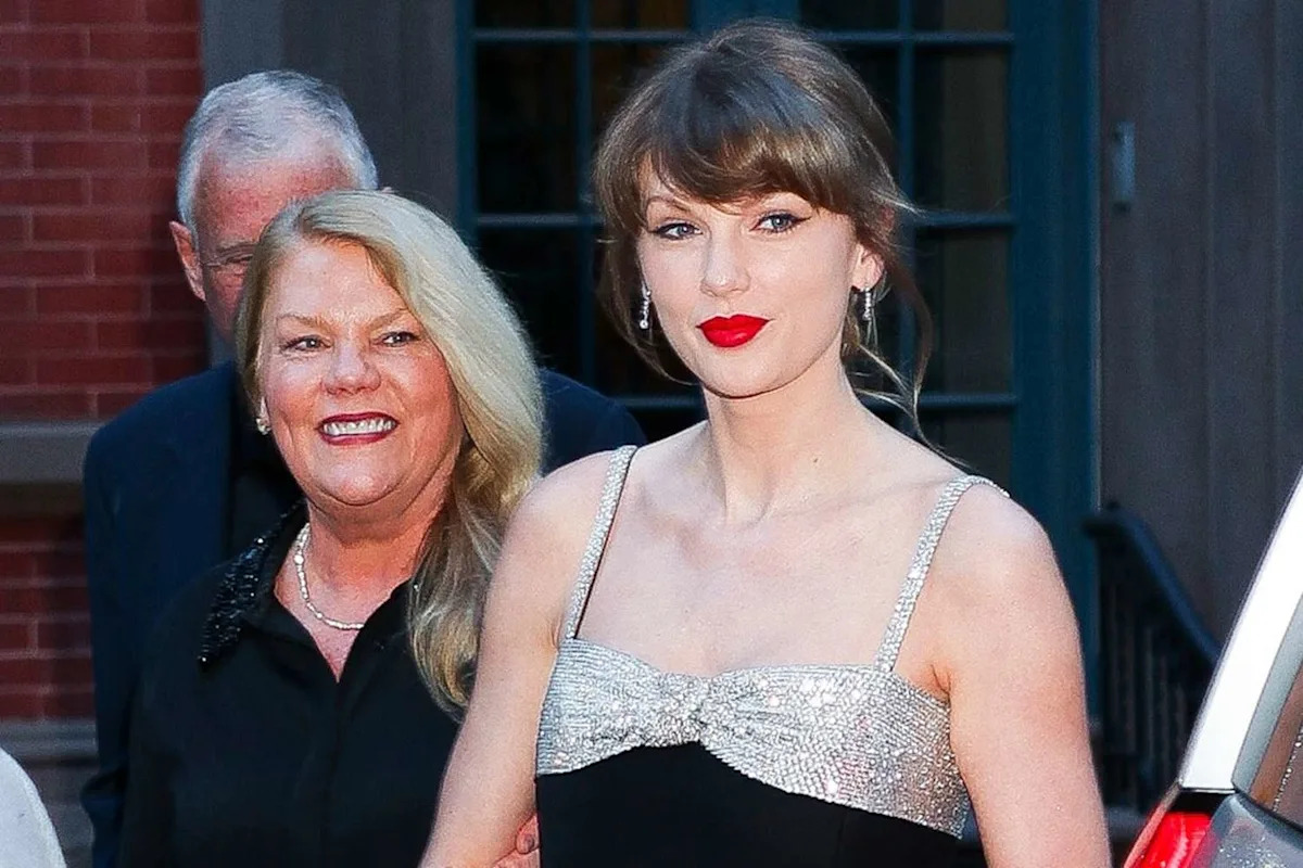 Taylor Swift Dazzles as She Steps Out for Family Dinner in N.Y.C. Following European Weekend