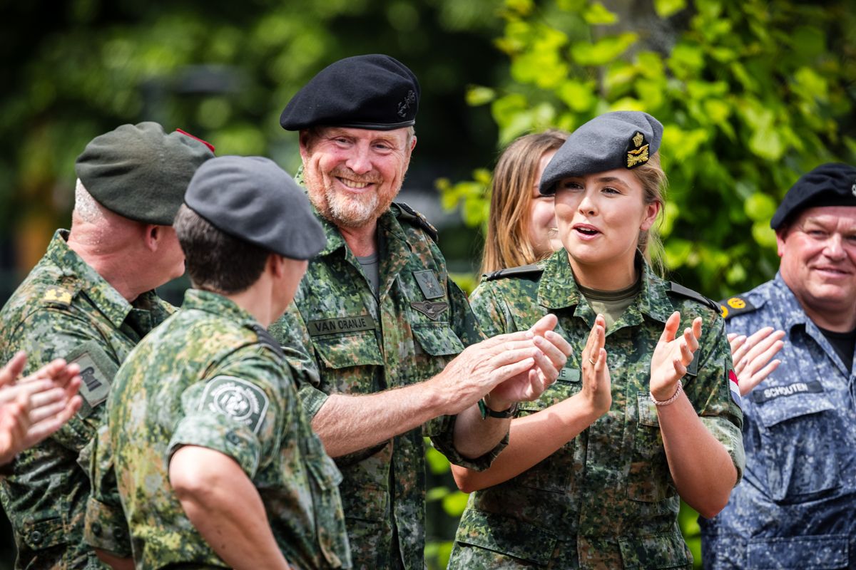 Princess Amalia, King Willem-Alexander and Princess Ariane surprised Queen Máxima during the special ceremony.