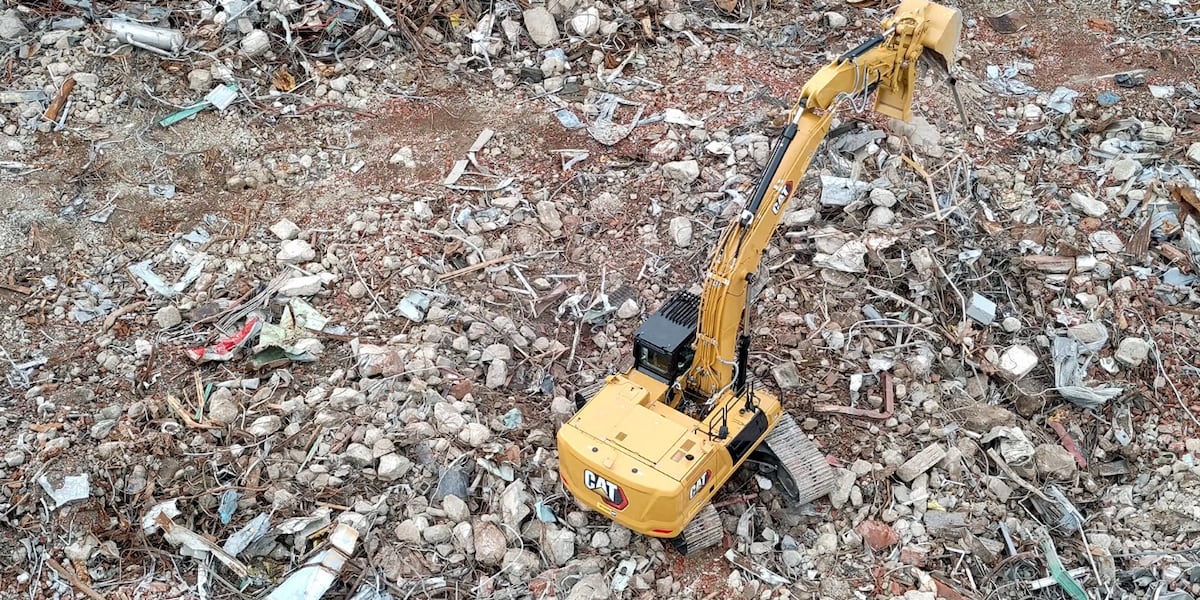 Cleanup crews remove 81 million pounds of debris from Manhattan Project-era building in Oak Ridge