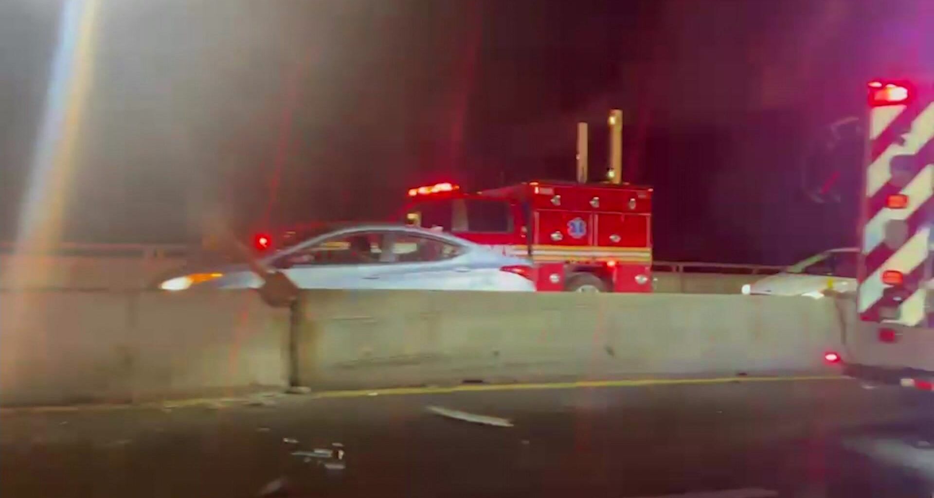 News 12 | Bronx | 3 People Injured In Car Crash On Bronx River Parkway