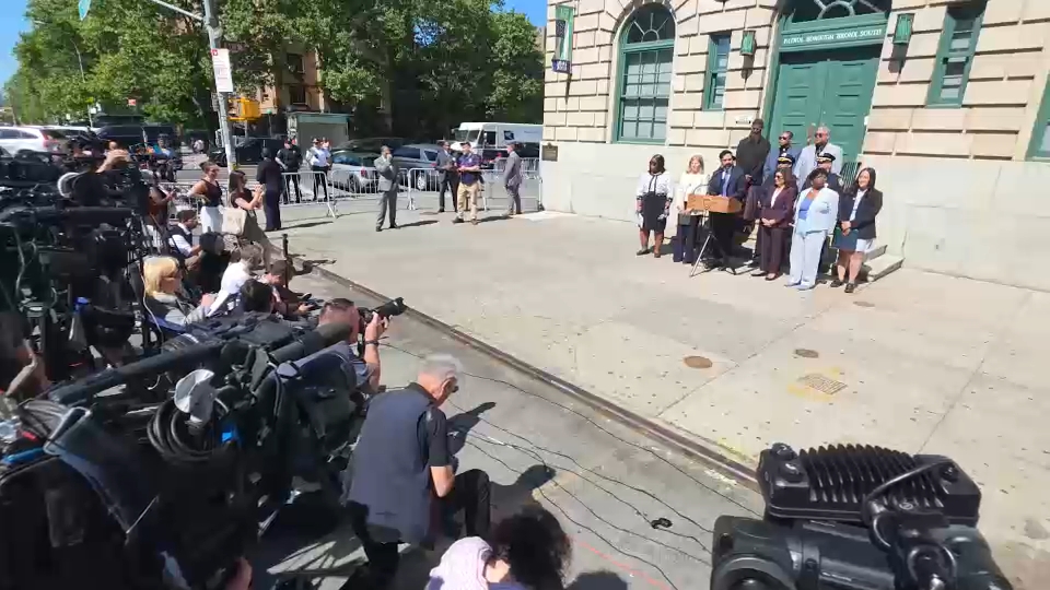 NYPD splits Bronx into 2 separate police zones, adds 200 officers