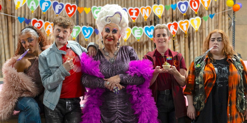 Alexandra Mardell, Phil Dunning, Mark Benton, Elijah Young, Patsy Lowe, Smoggie Queens, season 2 alexandra mardell, phil dunning, mark benton, elijah young, patsy lowe, smoggie queens, season 2
