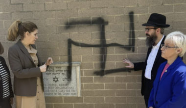 NYPD searching for four suspects in antisemitic graffiti spree targeting Queens synagogues, homes | JNS