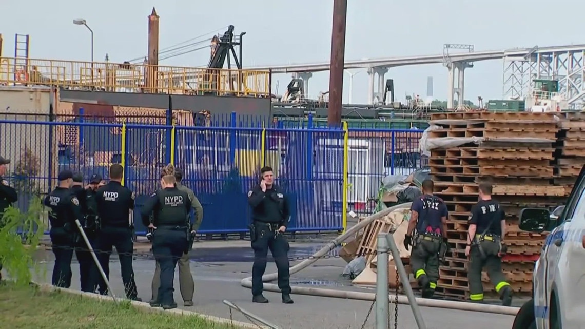 Explosion at Staten Island shipyard kills 1, injures over 30