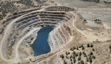 Scorpio Gold's Manhattan assays sting along trend