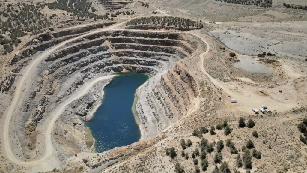 Scorpio Gold's Manhattan assays sting along trend