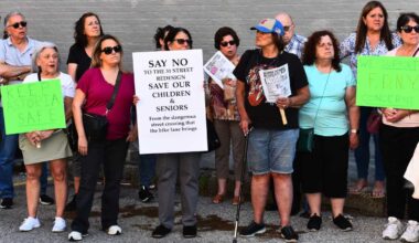 More than 100 Astoria residents join protest against 31st Street redesign – QNS