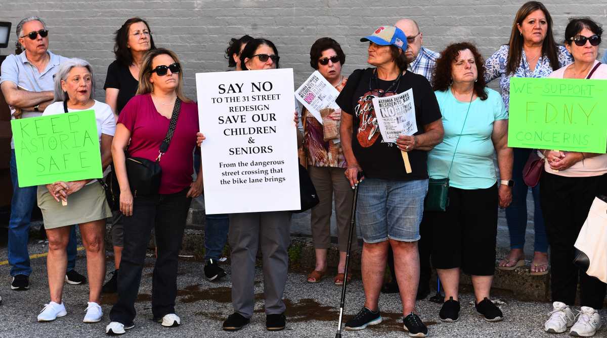 More than 100 Astoria residents join protest against 31st Street redesign – QNS