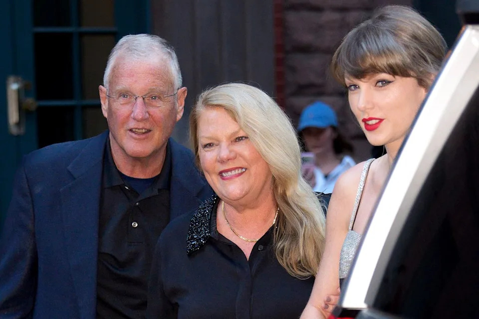 Scott Swift, Andrea Swift and Taylor Swift in New York City on May 11, 2026Credit: Tatiana / ASPN / T.JACKSON / JosiahW / BACKGRID