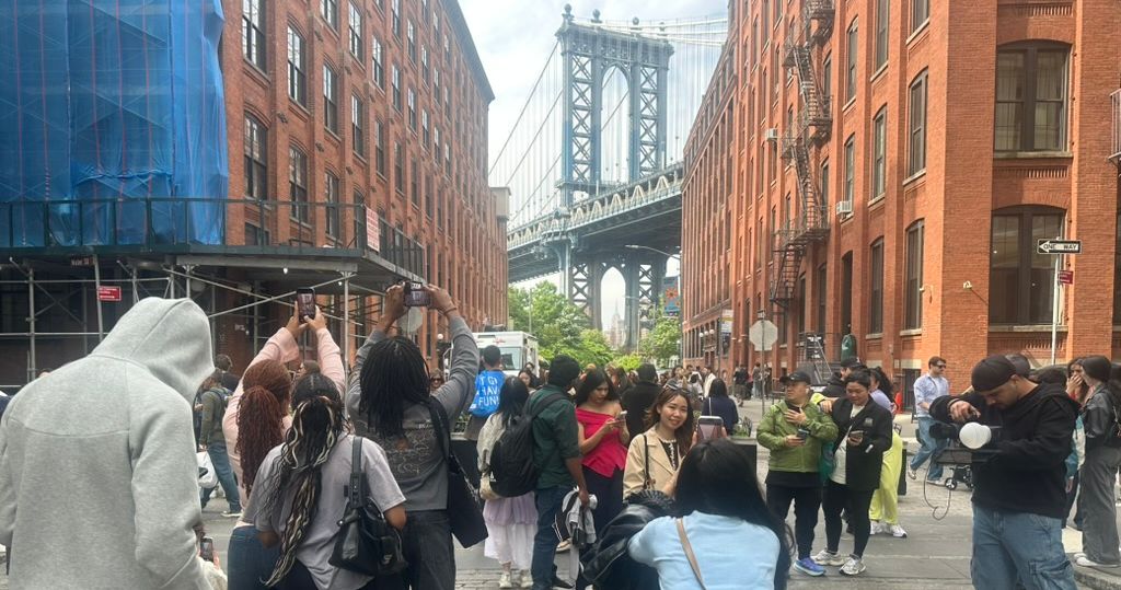 Dumbo Residents Turn to Guerilla Tactics to Fight Tourism