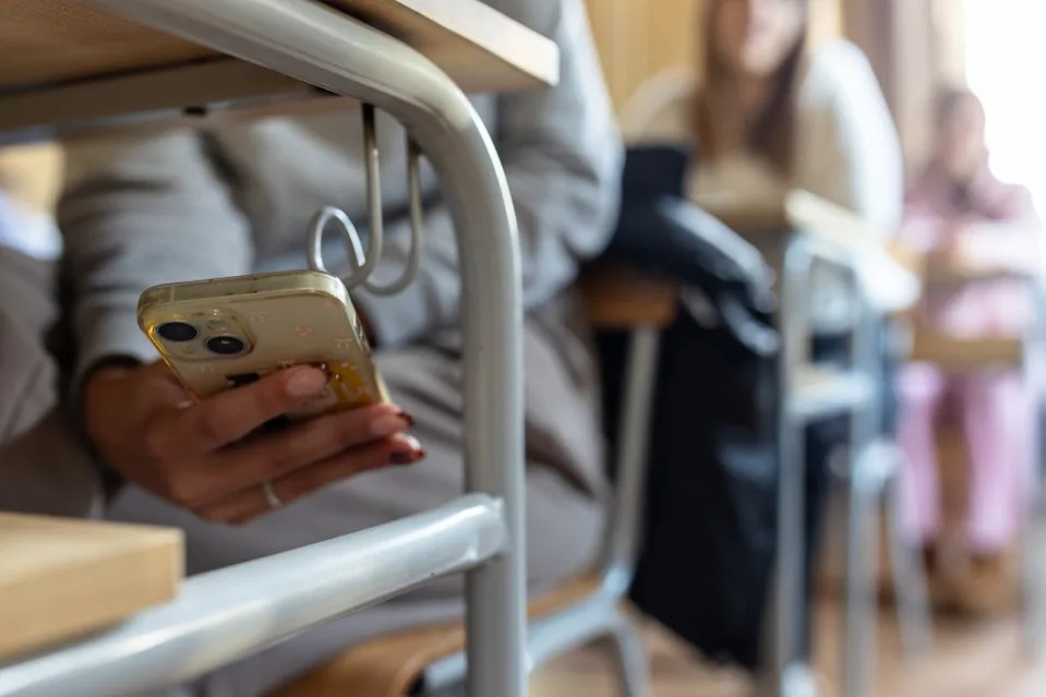 Teachers say students were often distracted by devices before the phone ban. Budimir Jevtic – stock.adobe.com