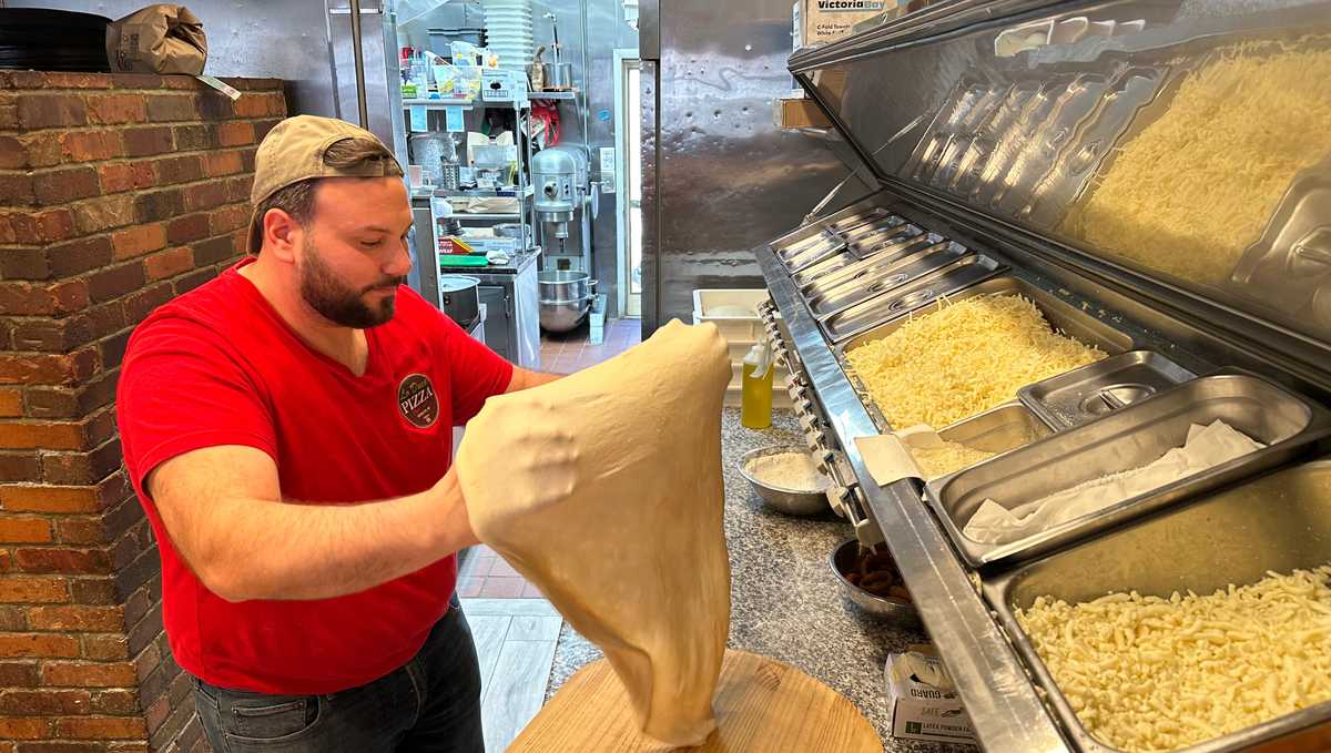 Proposed additive ban could change New York’s pizza and bagels