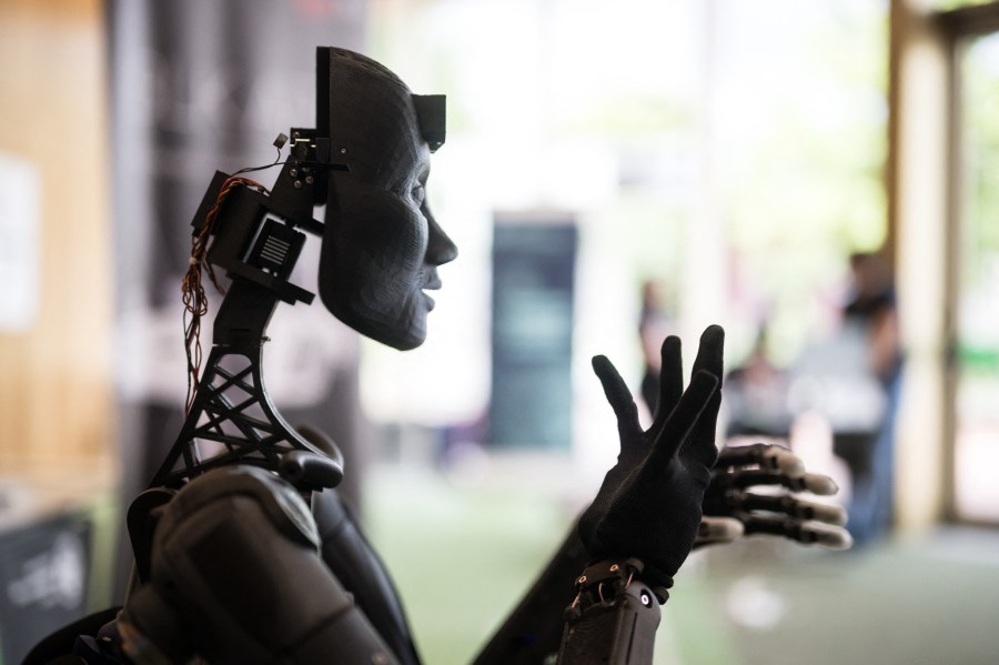 AI could lead to thousands of job losses in NYC, report finds