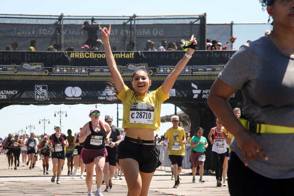 Boosted by crowds, more than 30,000 runners finish record-breaking 2026 Brooklyn Half Marathon • Brooklyn Paper