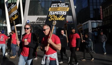 NYC commuter rail unions start strike affecting 300,000 riders daily
