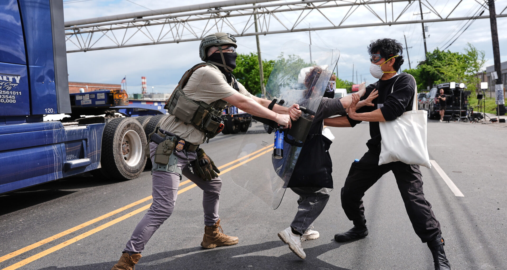 News 12 | Bronx | 6 Protesters Arrested After Clash With Ice Officers Outside A New Jersey Detention Center