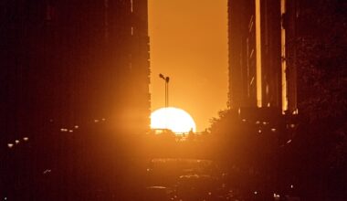 What to know about Manhattanhenge, NYC's sunset spectacle