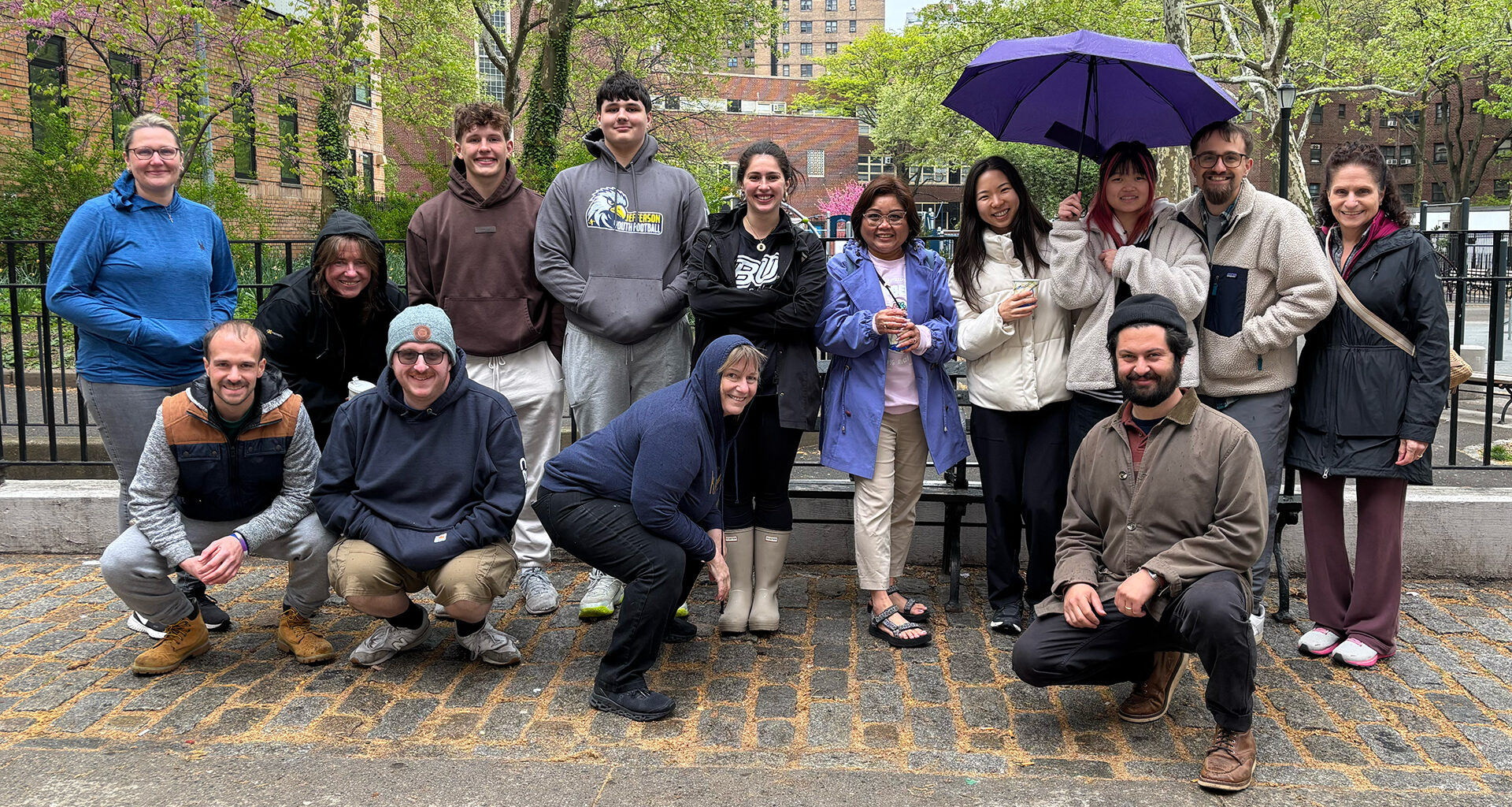 Local volunteers help feed the hungry in Manhattan – The Beacon