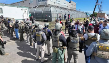 Protesters clash with ICE outside Delaney Hall detention facility in Newark, NJ – NBC New York