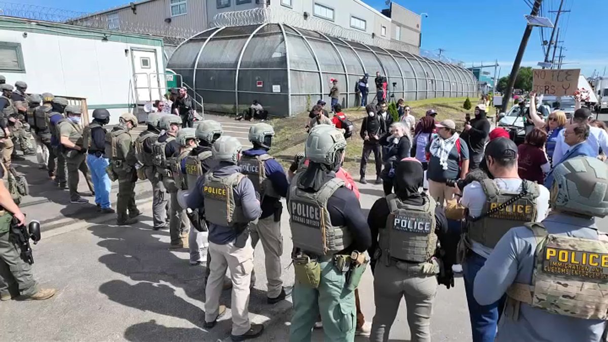 Protesters clash with ICE outside Delaney Hall detention facility in Newark, NJ – NBC New York