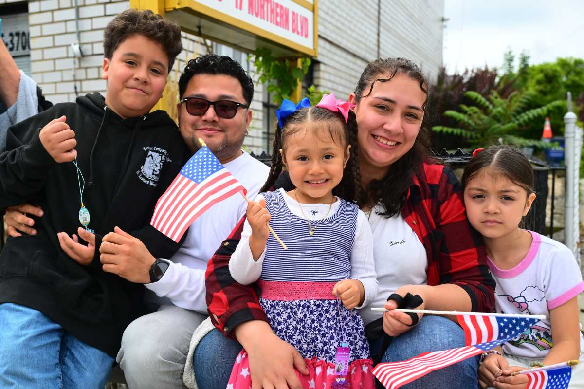 Northeast Queens honors fallen service members at 99th annual Little Neck-Douglaston Memorial Day Parade – QNS