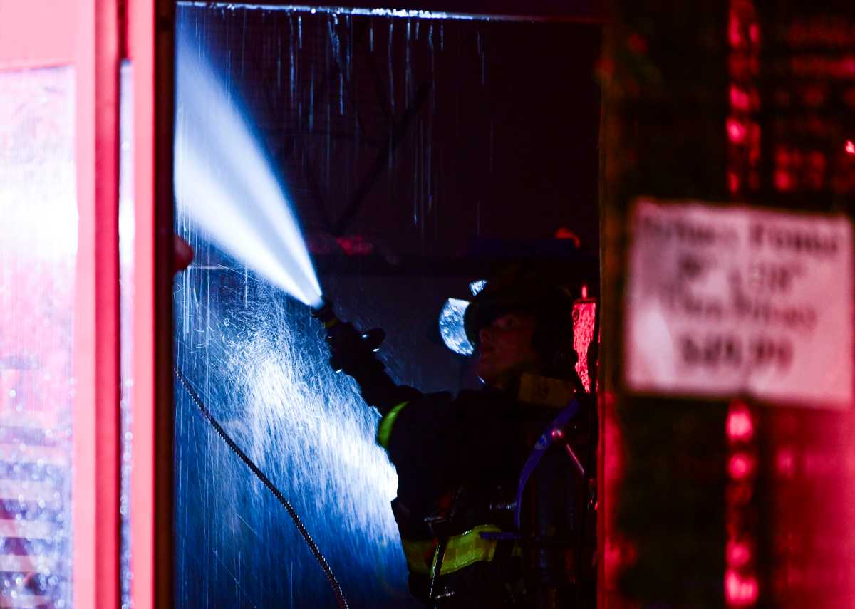 Firefighters brave second Borough Park fire in 48 hours • Brooklyn Paper