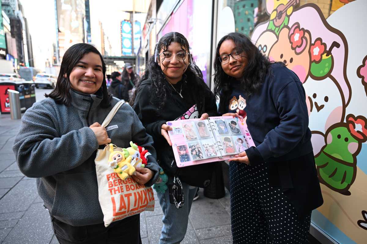 Fans lined up to get their hands on the ATEEZ MIGHTEEZ collection.