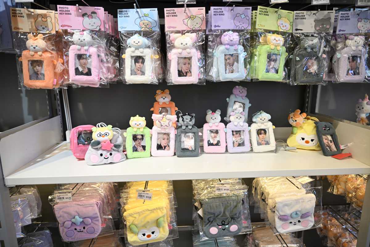 A display at the ATEEZ MIGHTEEZ pop-up.