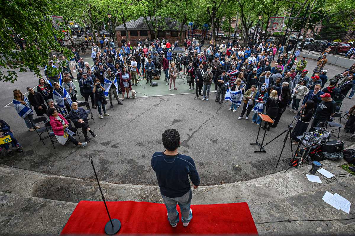 Queens rally denounces antisemitism after swastikas scrawled over Forest Hills and Rego Park