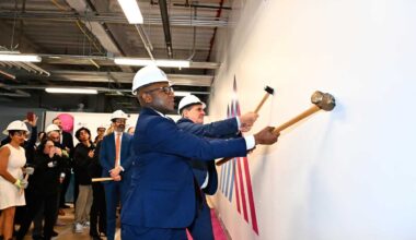 Mount Sinai Queens hosts wall-shattering ceremony for new ICU facility in Astoria – QNS
