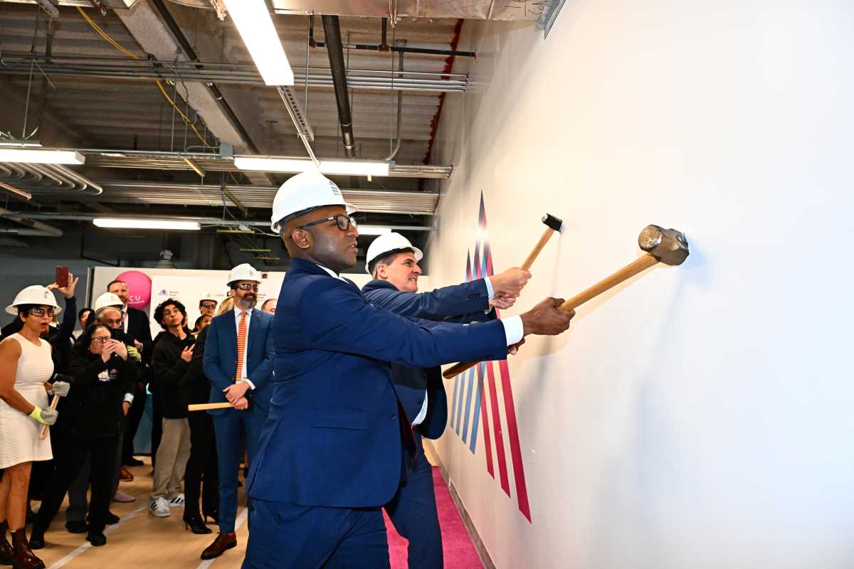 Mount Sinai Queens hosts wall-shattering ceremony for new ICU facility in Astoria – QNS