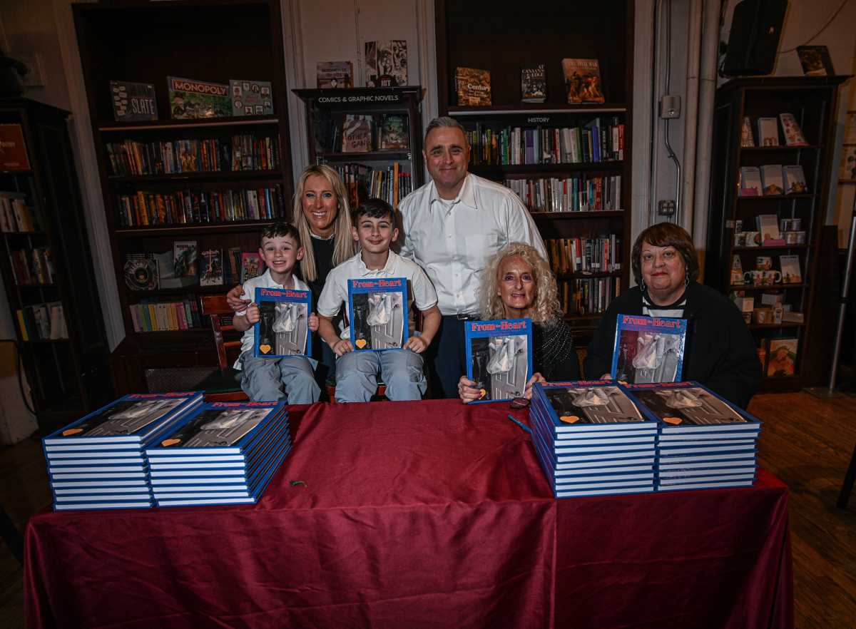 ‘From the Heart’: Shafran family holds Manhattan book signing of letters penned by beloved patriarch