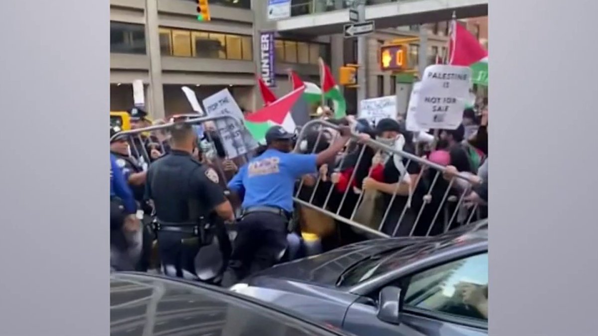 DOJ to investigate protest outside Upper Ease Side synagogue – NBC New York