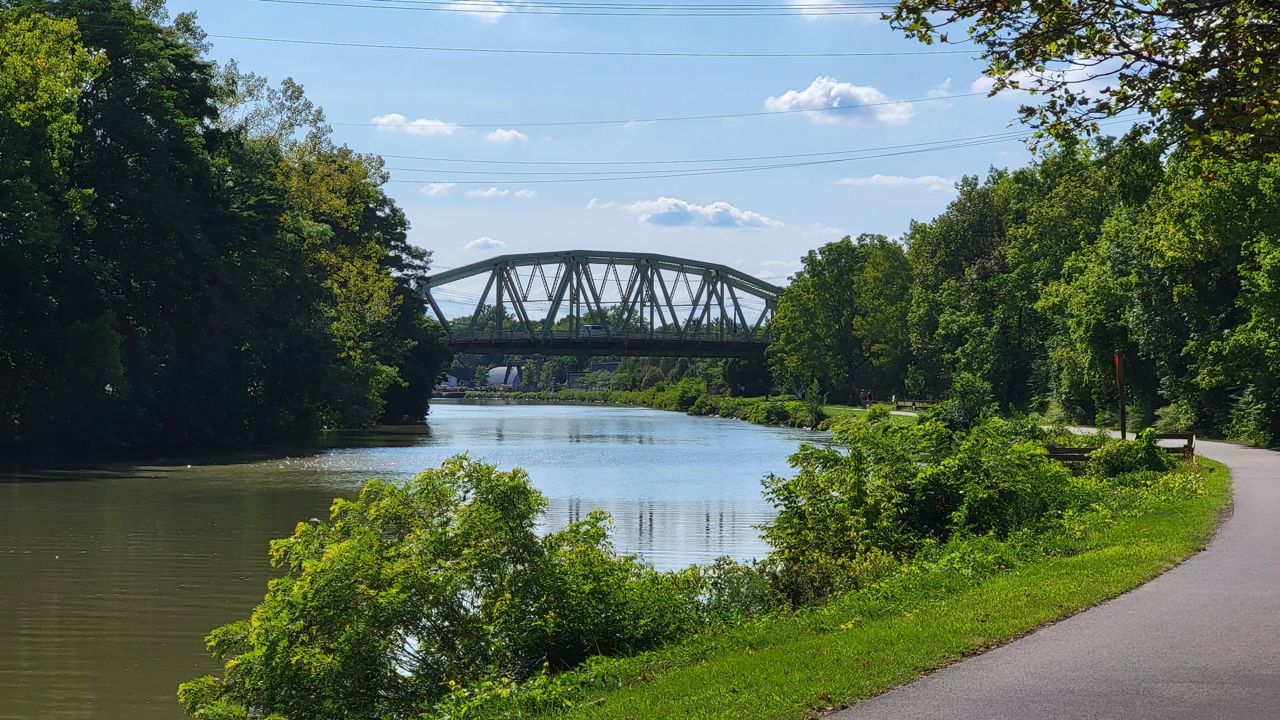 Erie Canal opens to boaters for another season